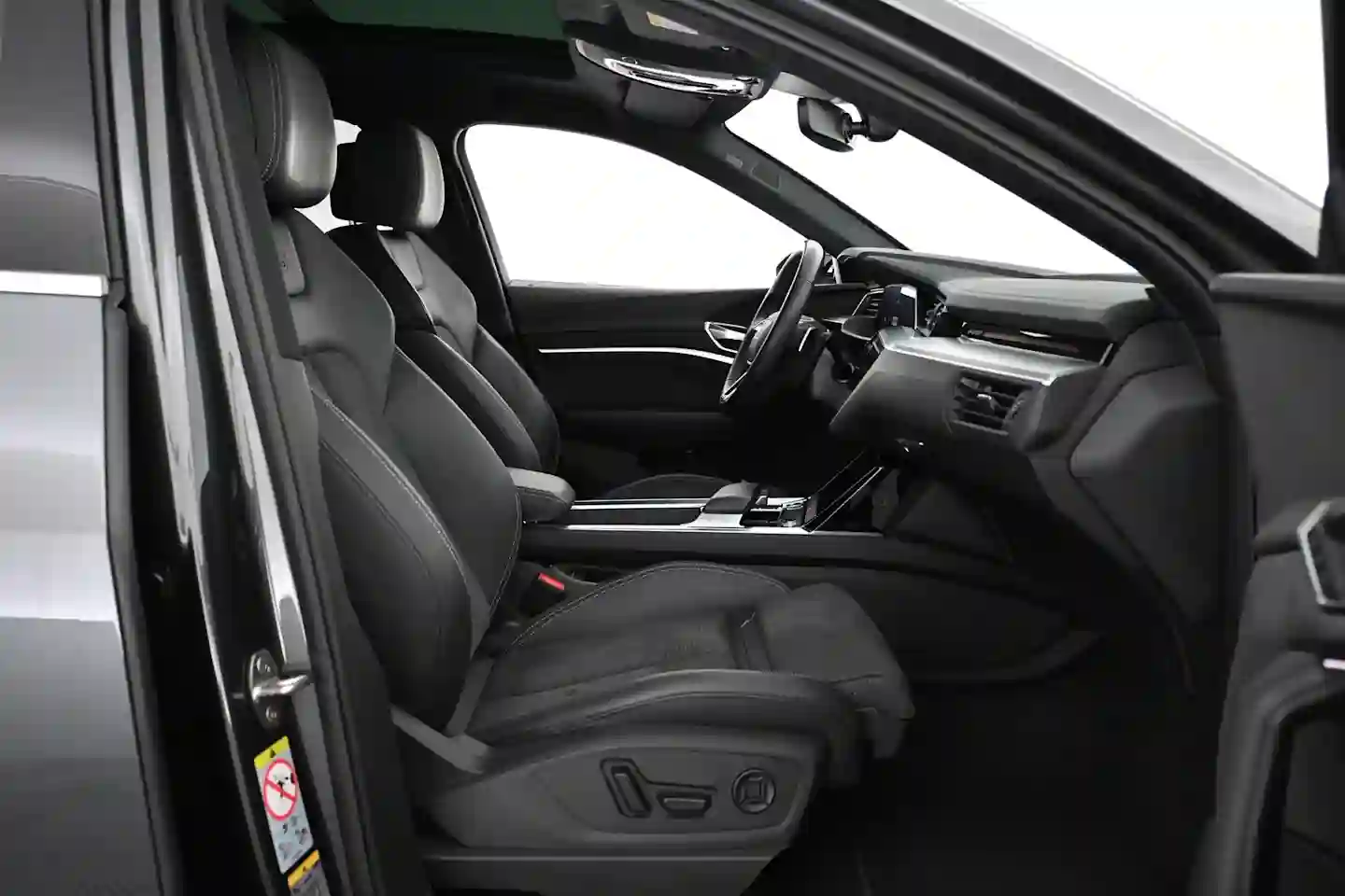 Car Image - 1GyNuTq3Dzl5utxZIqqOyl