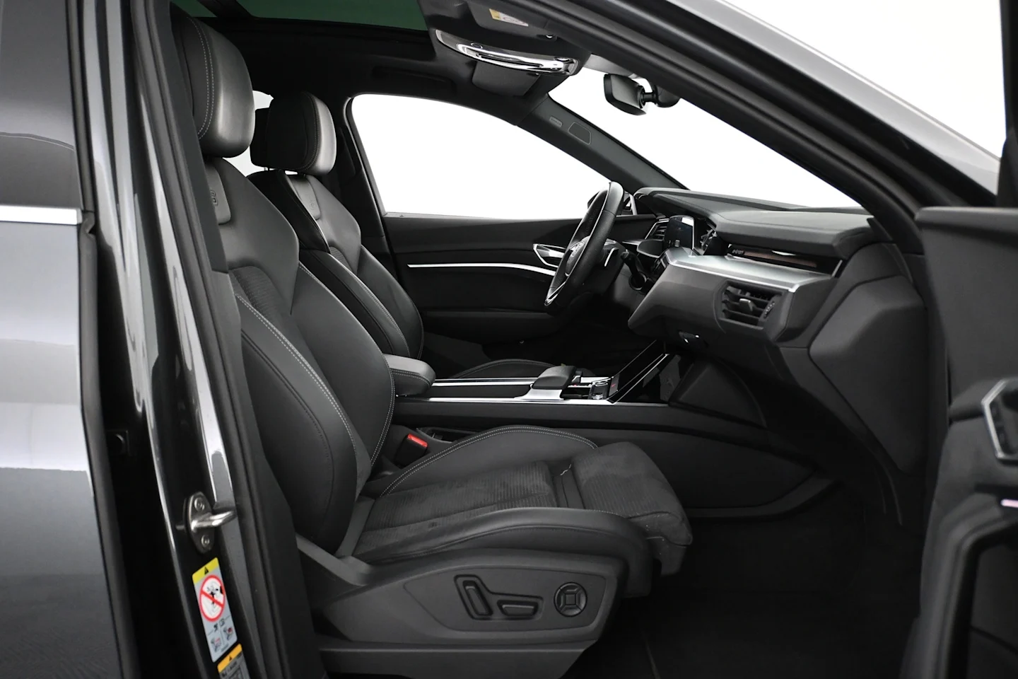 Car Image - 1GyNuTq3Dzl5utxZIqqOyl