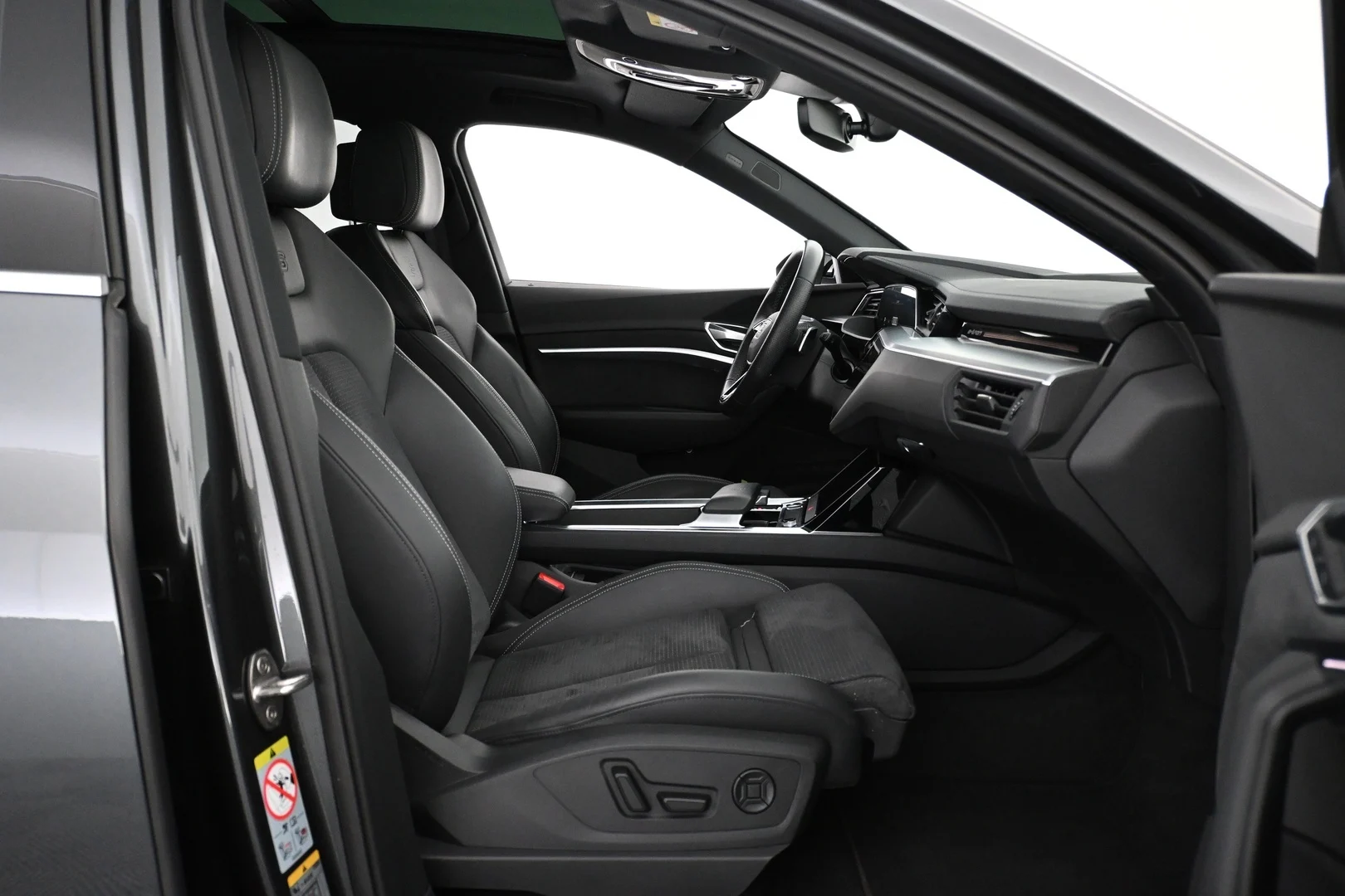 Car Image - 1GyNuTq3Dzl5utxZIqqOyl