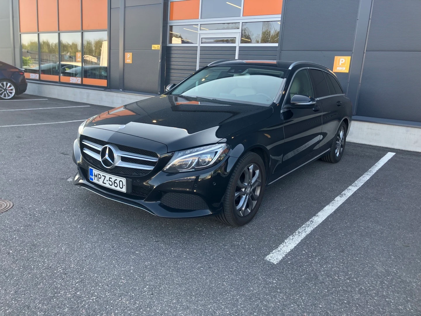 Car Image - 2j84dpkCHTz9VzdikcgwtA