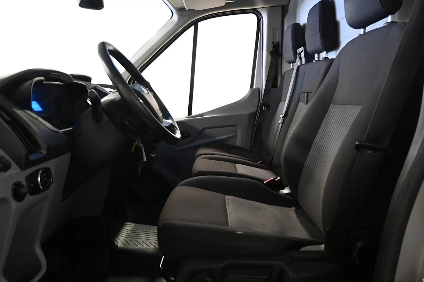 Car Image - 5VvRYr90l0HgvO82zZmHra