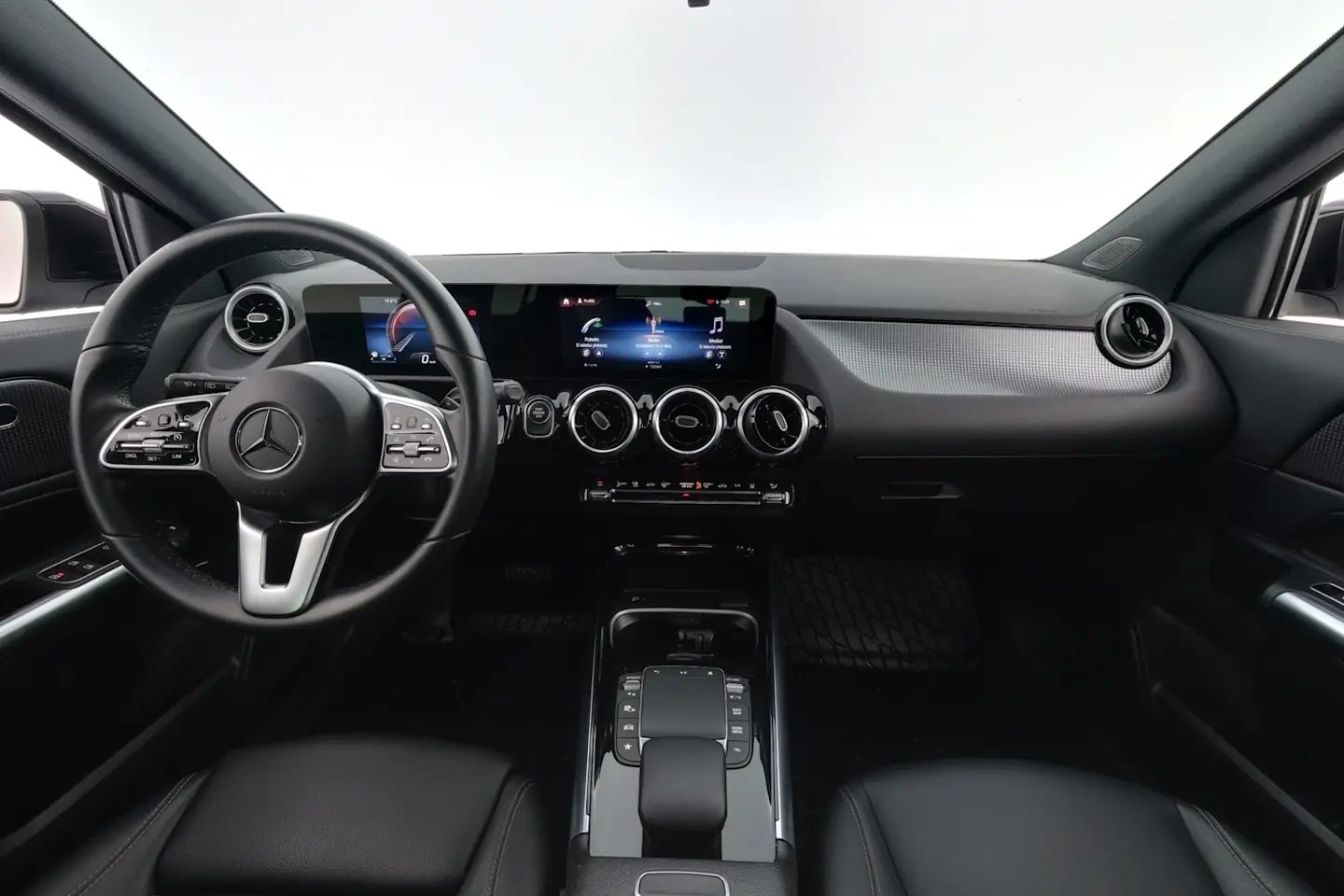 Car Image - 4QDYB2cTvvp4fEYM49Oxqo