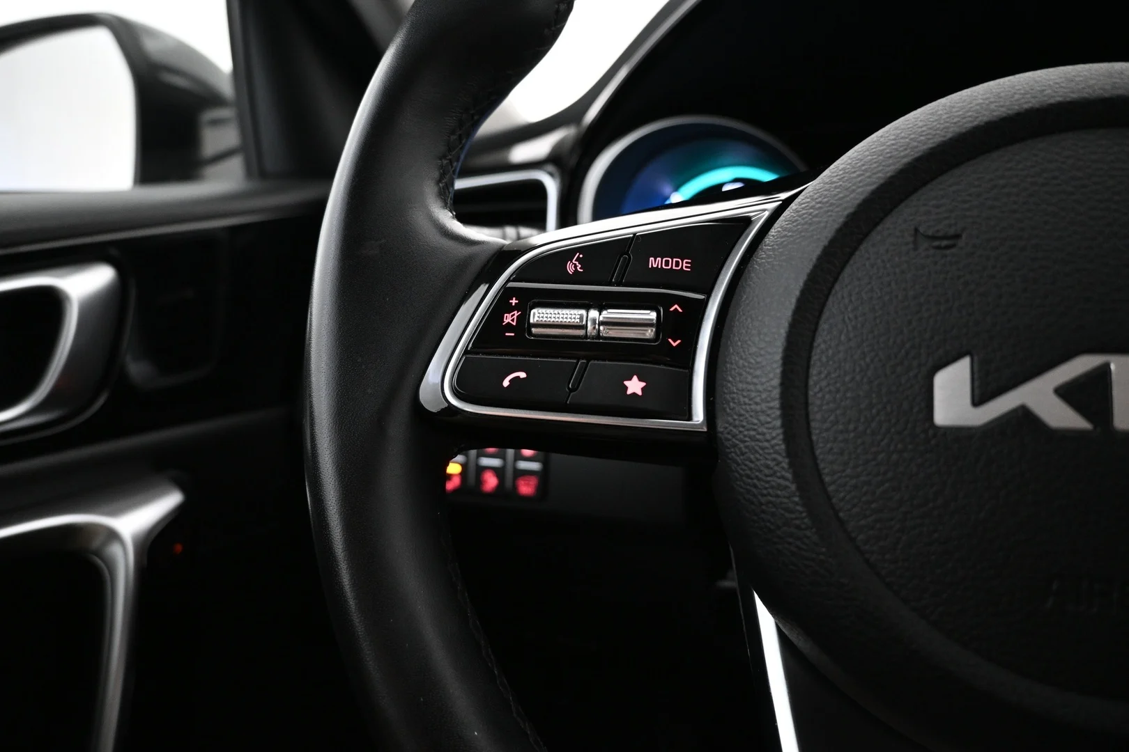 Car Image - 3ycRovPdYTuc25cEYDM8FA