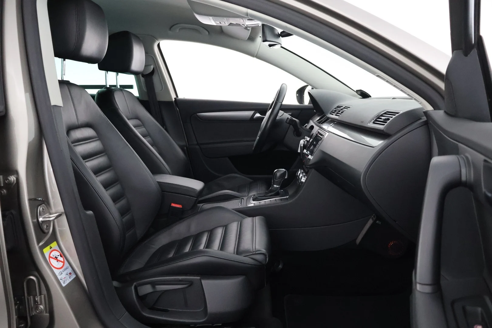 Car Image - 5wfdY4jwZfxcS8ggnMcnMG
