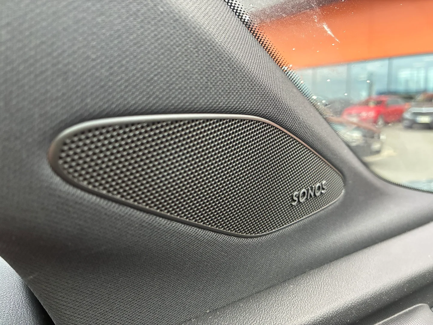 Car Image - 4jHcgHx3ZXxHMCwRXnHrLa