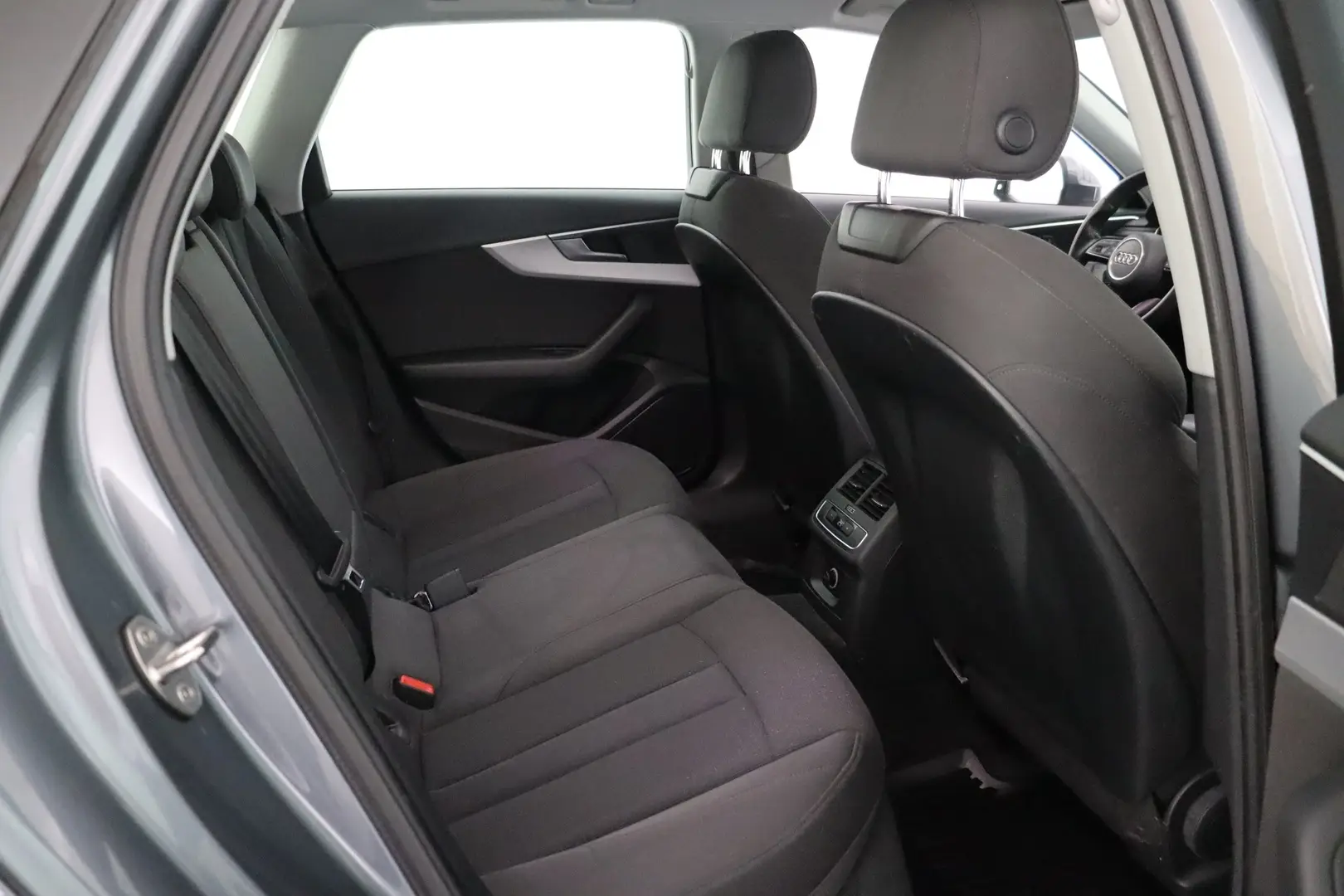 Car Image - 1eSJf6mDHlPIdmTNVB3GZd