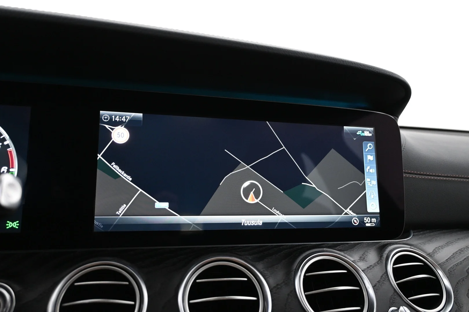 Car Image - 2beThZ2RBVbhfVoxBgBshF