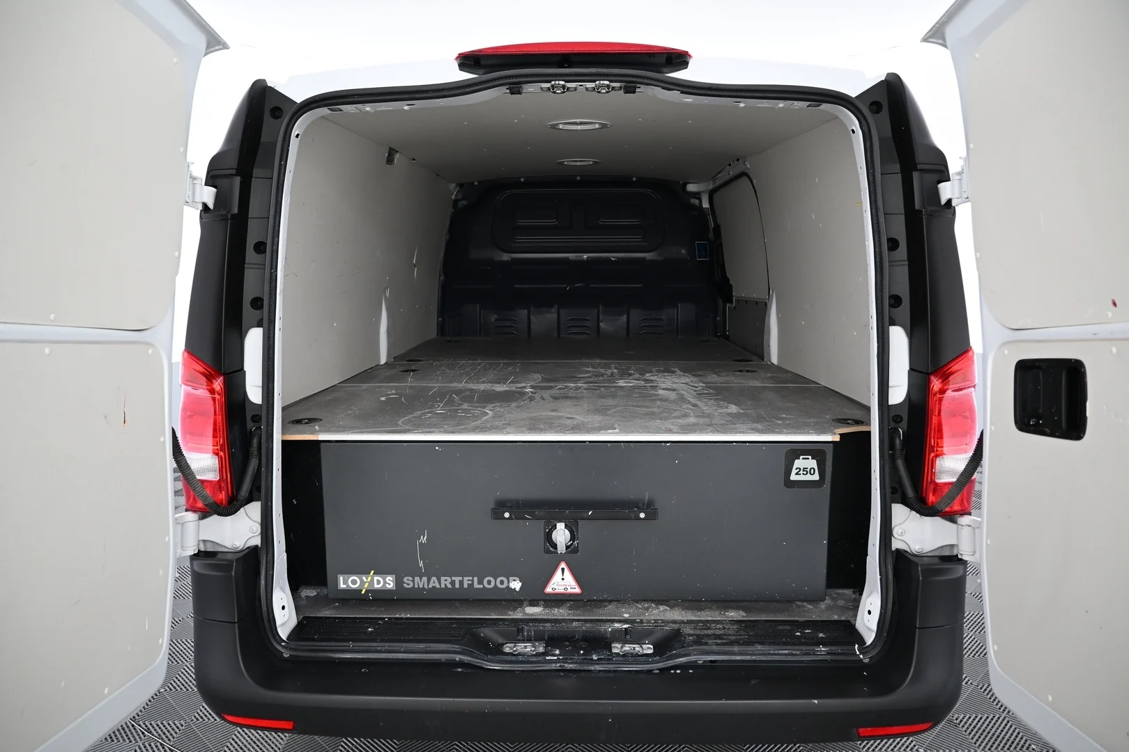 Car Image - 2XNOn2KBri4UKZchyCXeqI