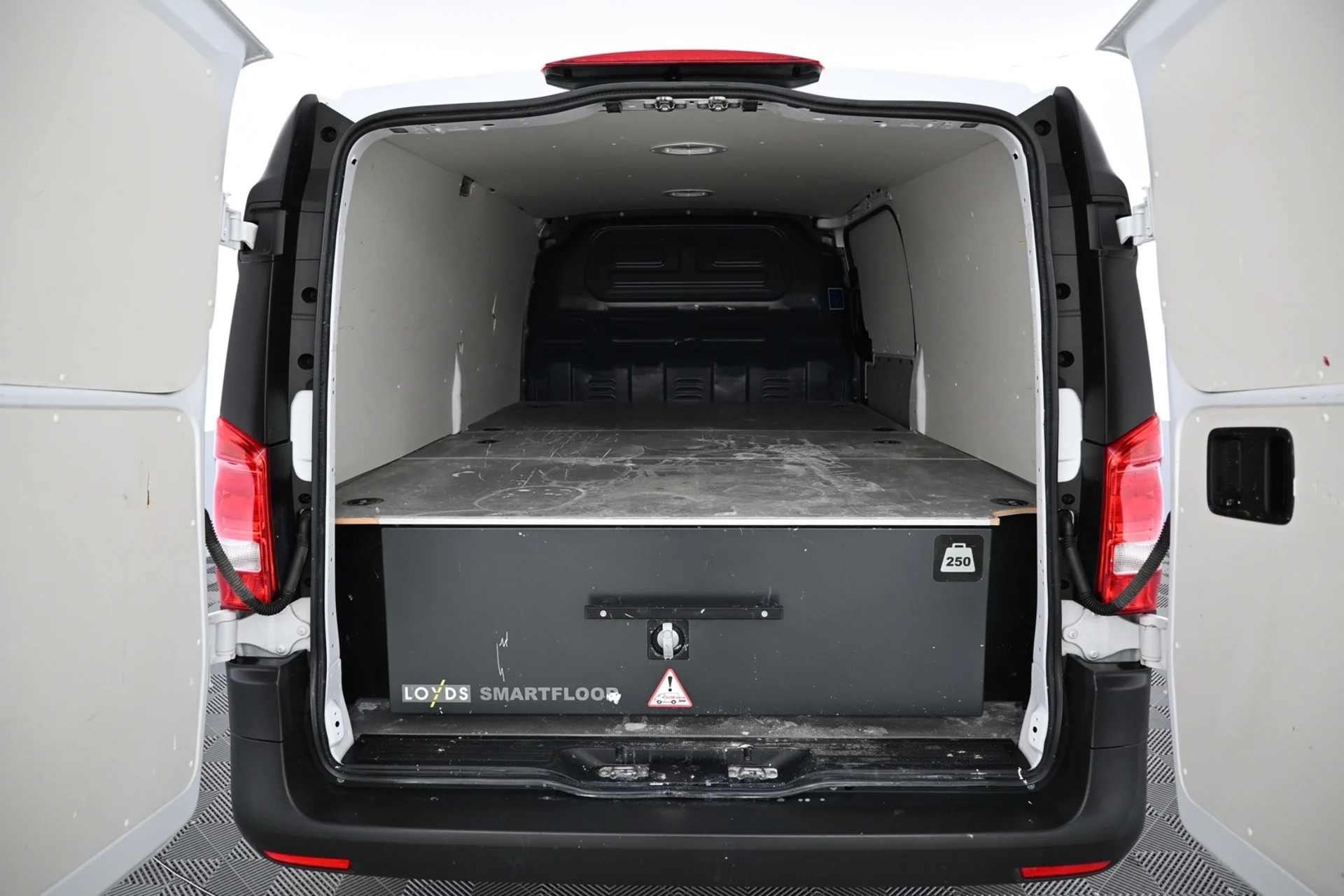 Car Image - 2XNOn2KBri4UKZchyCXeqI