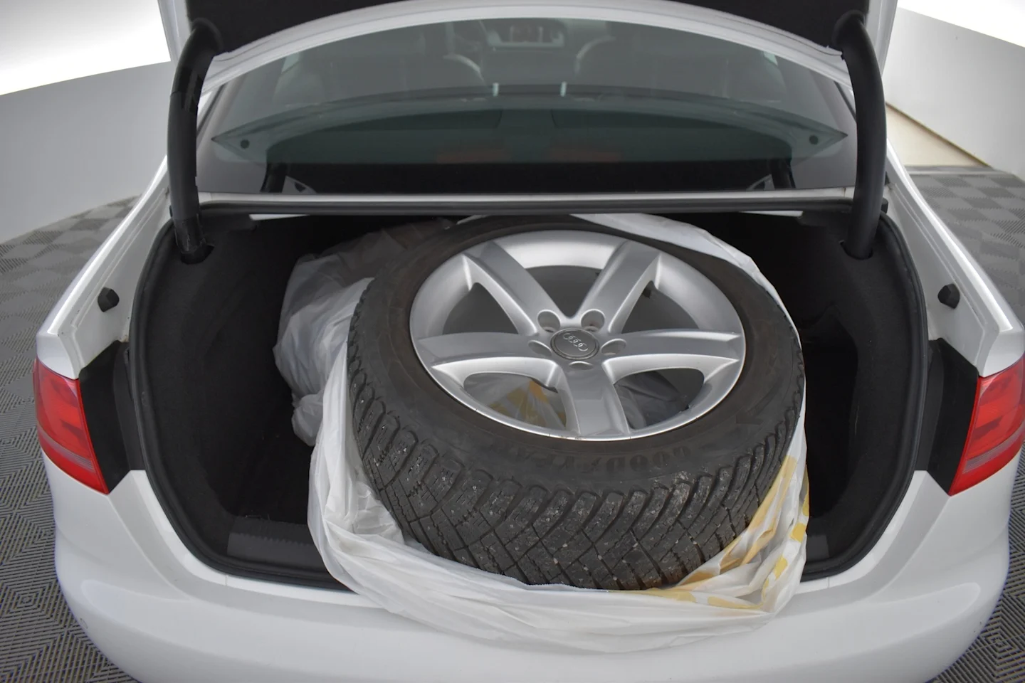 Car Image - 46MTer3wjm3bRlfZykP4hN