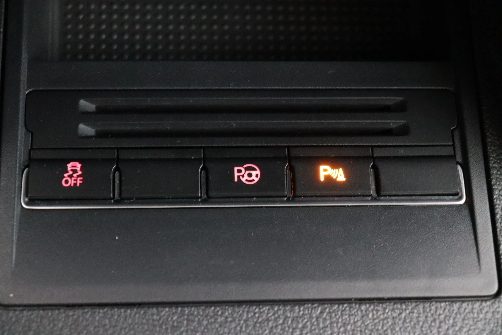 Car Image - 2KVqLWVI0vAovvdUW6xnQe
