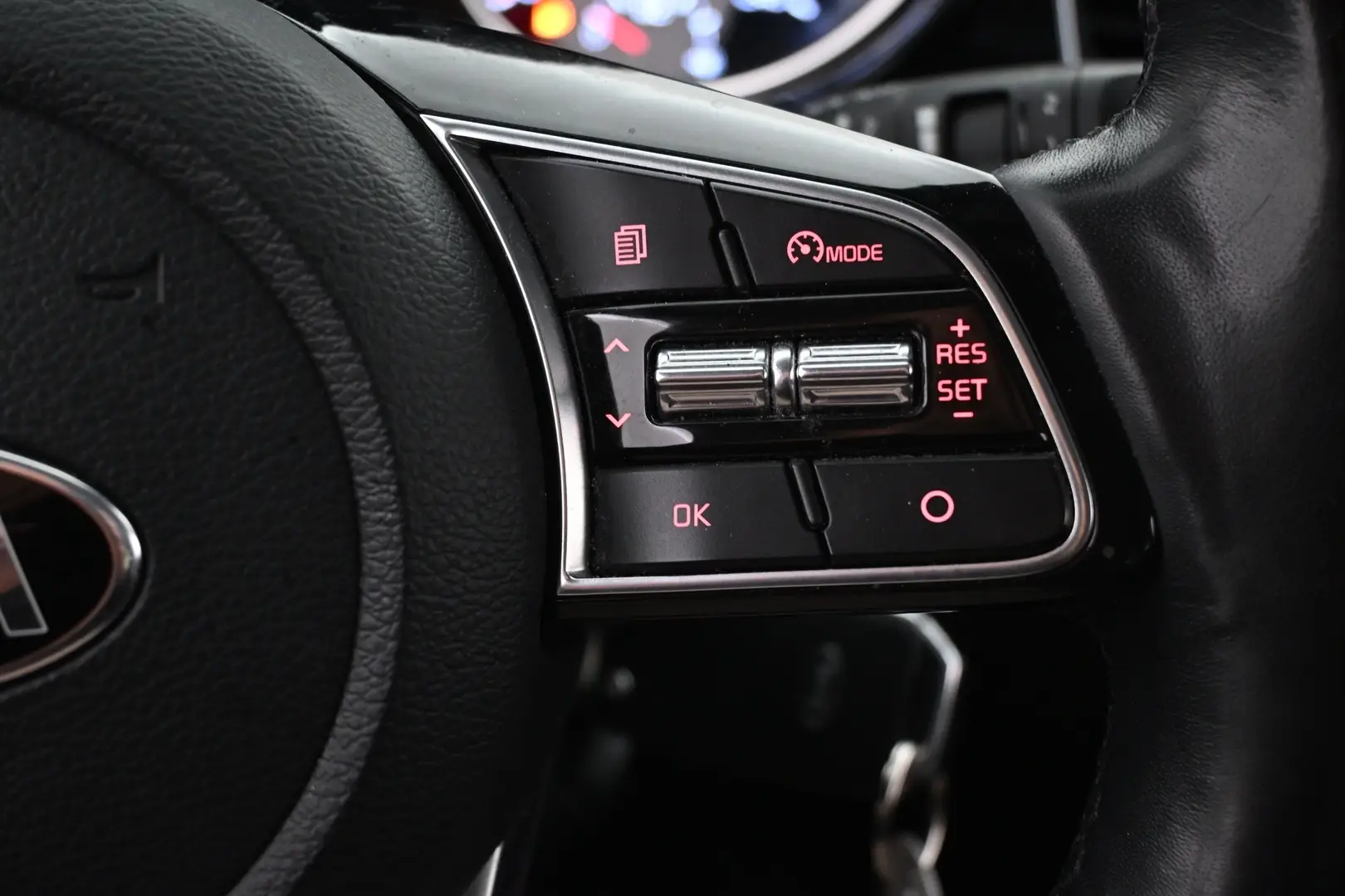 Car Image - 3KH5LOKrRfV4wihZgL7OrE