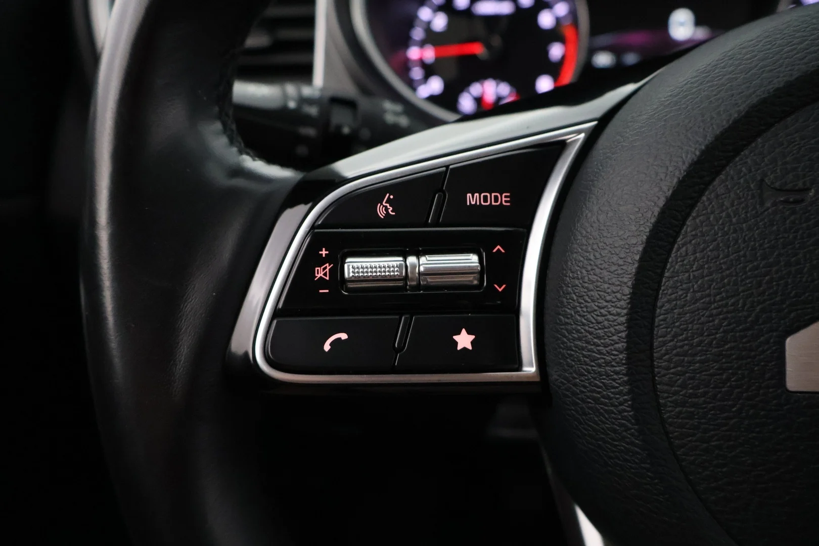 Car Image - 2p7i656u5h4gybHOpayhkN