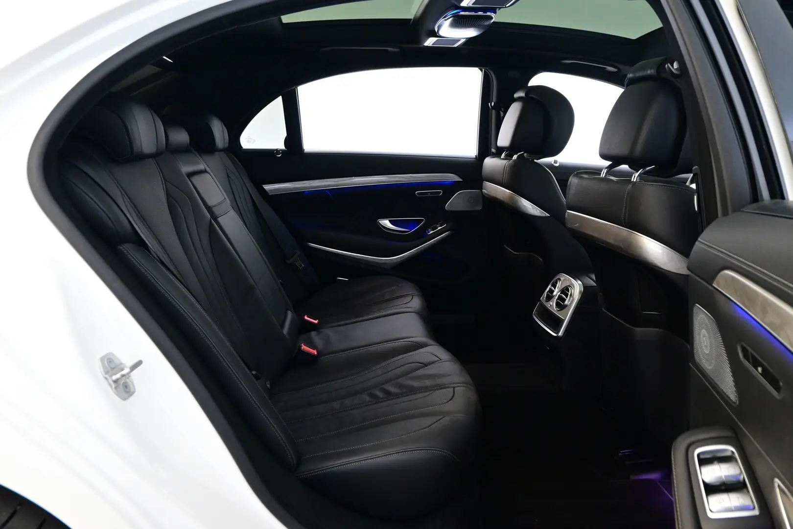 Car Image - 2D5pwRwp0TPwkIjVdKKqHT