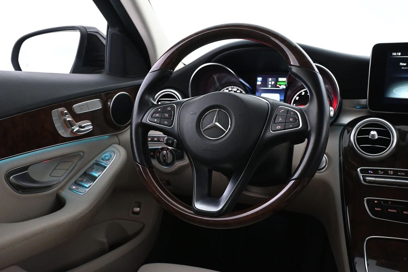 Car Image - 6cw62LnKHj7q0dgMBBwmOS