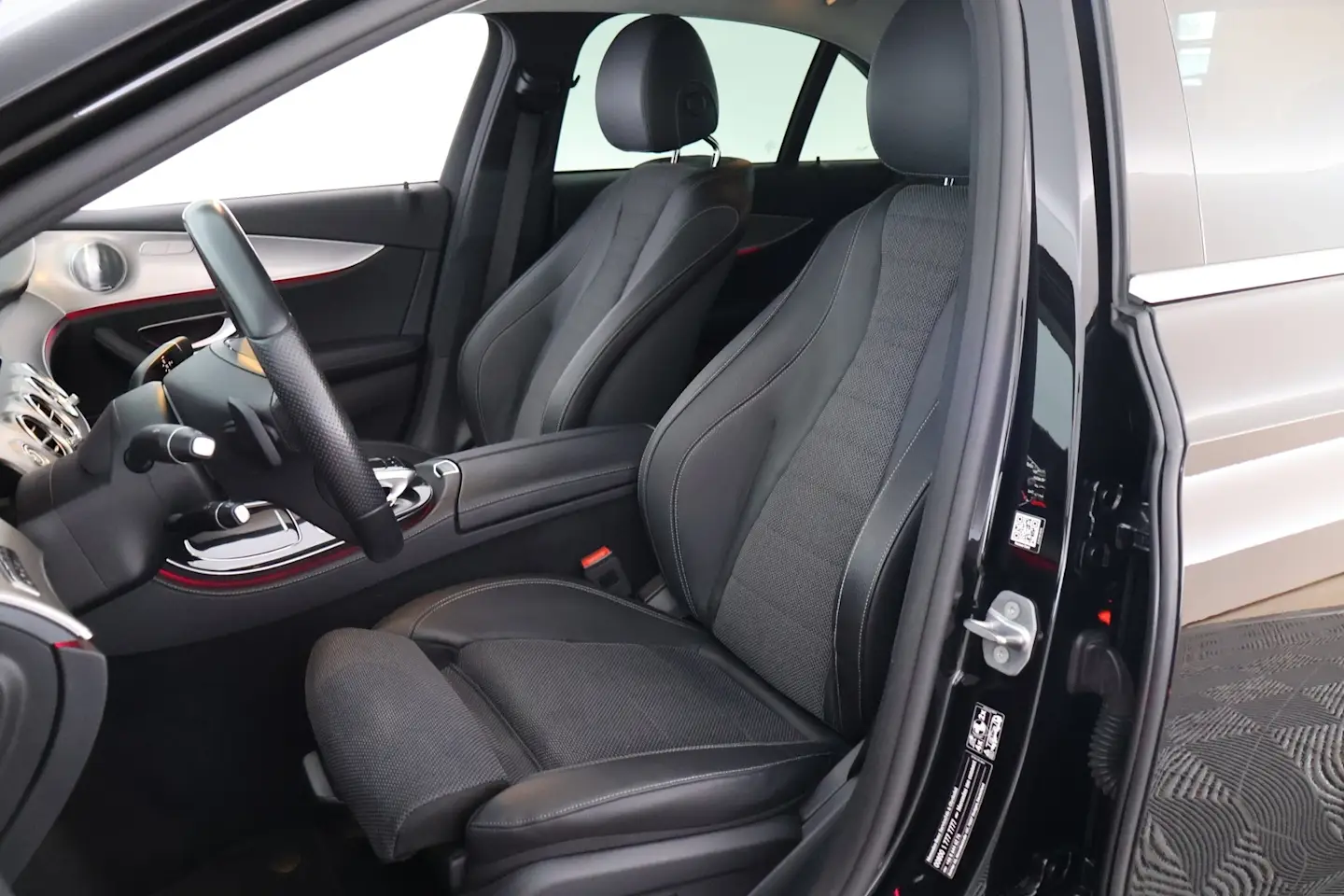 Car Image - 4Ncl7J2RXruZazxtrIAu7g