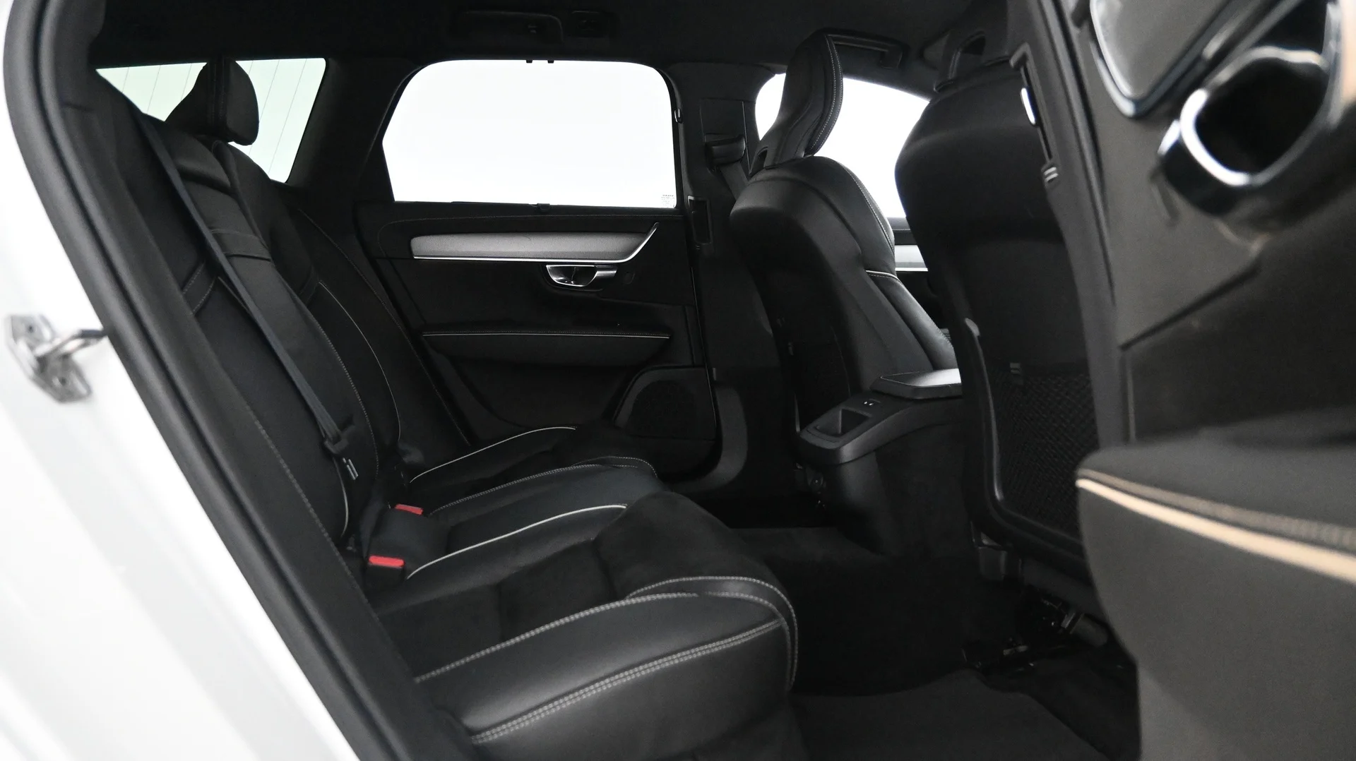Car Image - H9cGabbJAARfEECG9hVCO