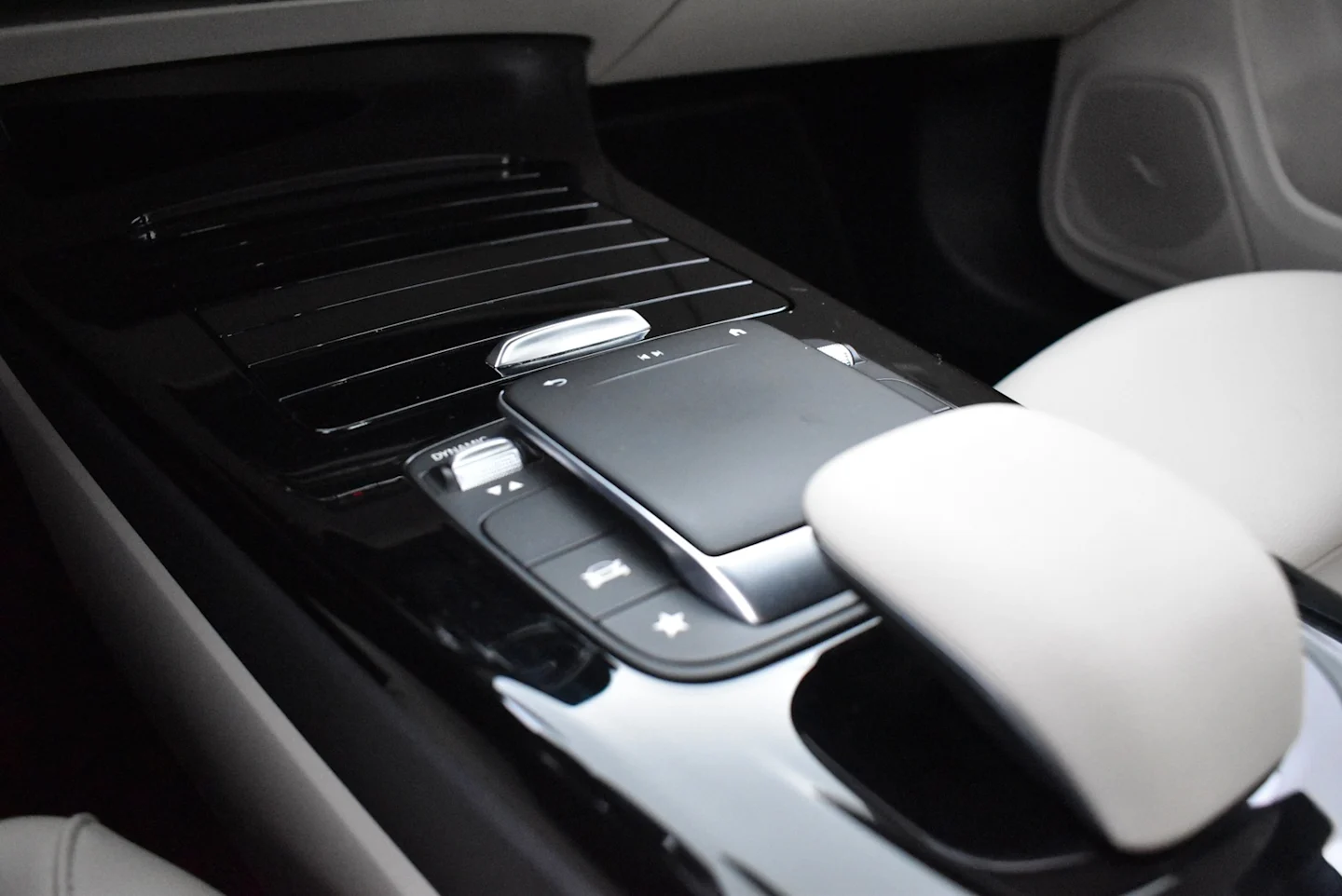 Car Image - KgfFSlIOkkcNvhXb7OA6c