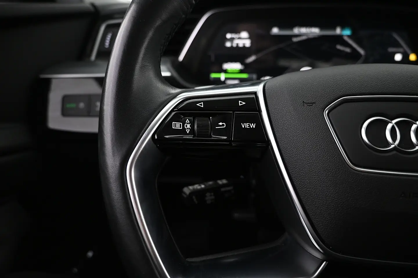 Car Image - FrliycviR5Avr3tVogbnr