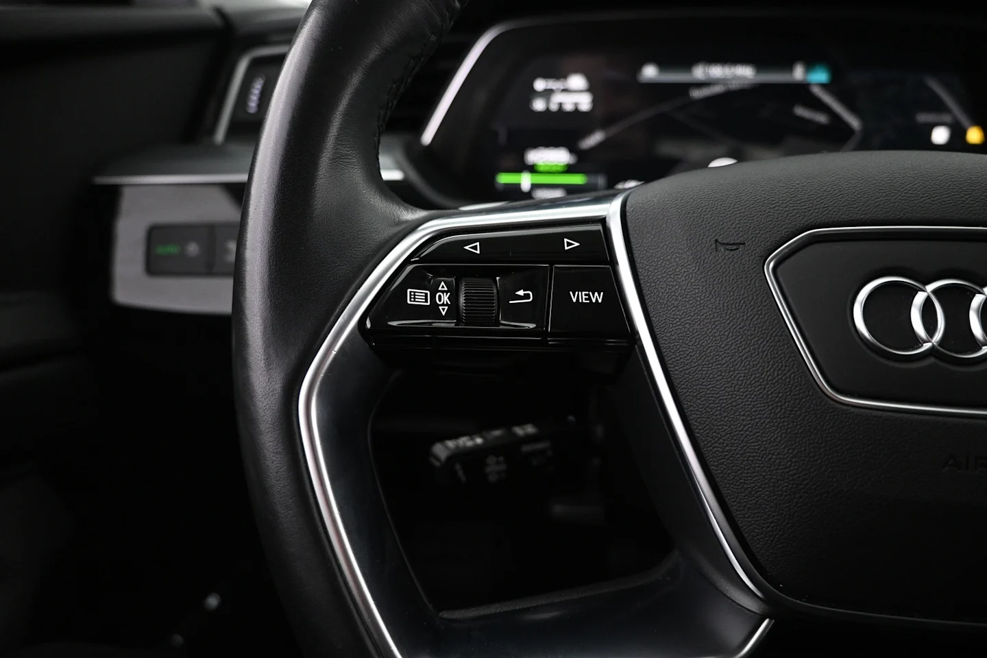 Car Image - FrliycviR5Avr3tVogbnr