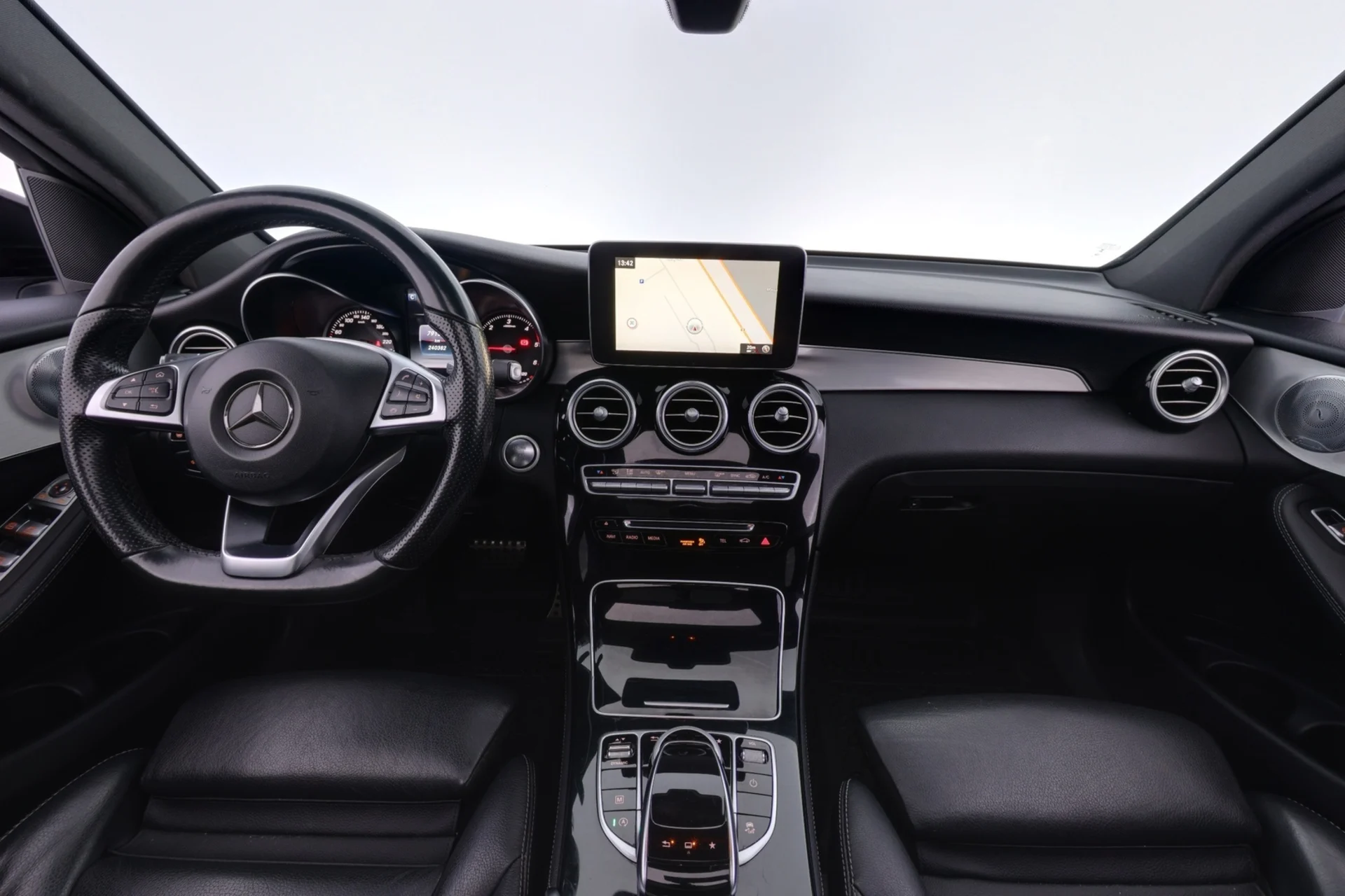 Car Image - 2dRhLHjjBa7RDixXlc42Q0