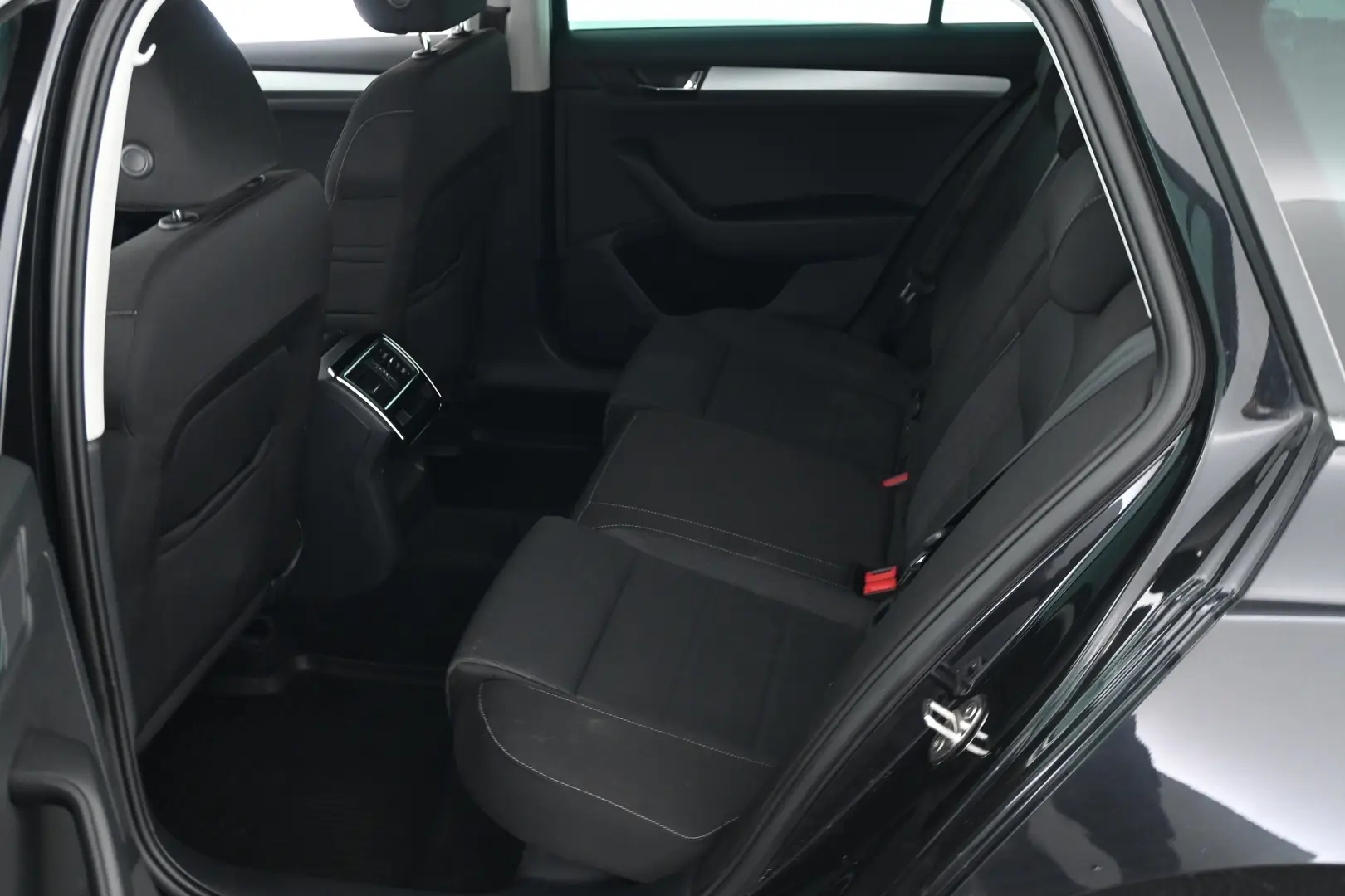Car Image - 4pcGifHvjQoyo8zvudFfIZ