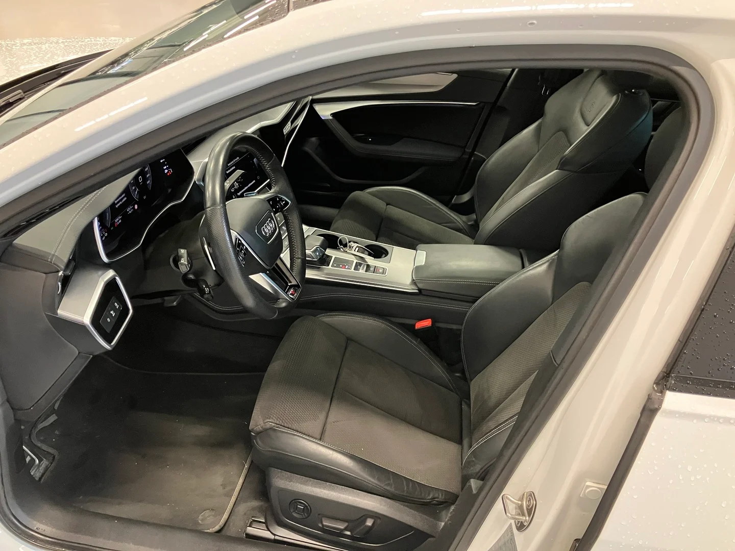 Car Image - 5RIi99xoPC259BeQeyP9p4