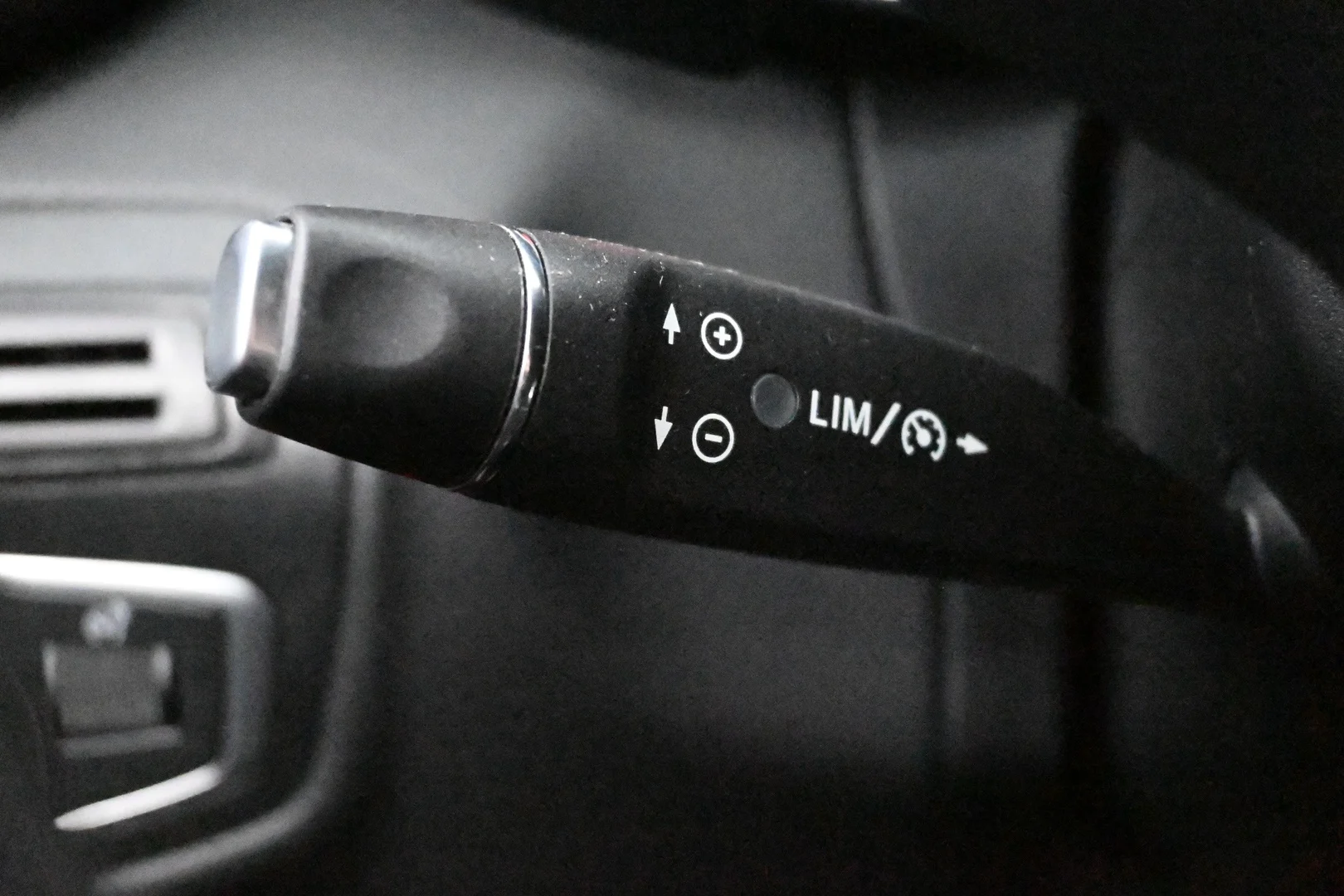 Car Image - 4UhoDgfqDD7OAkfyEvG5vn