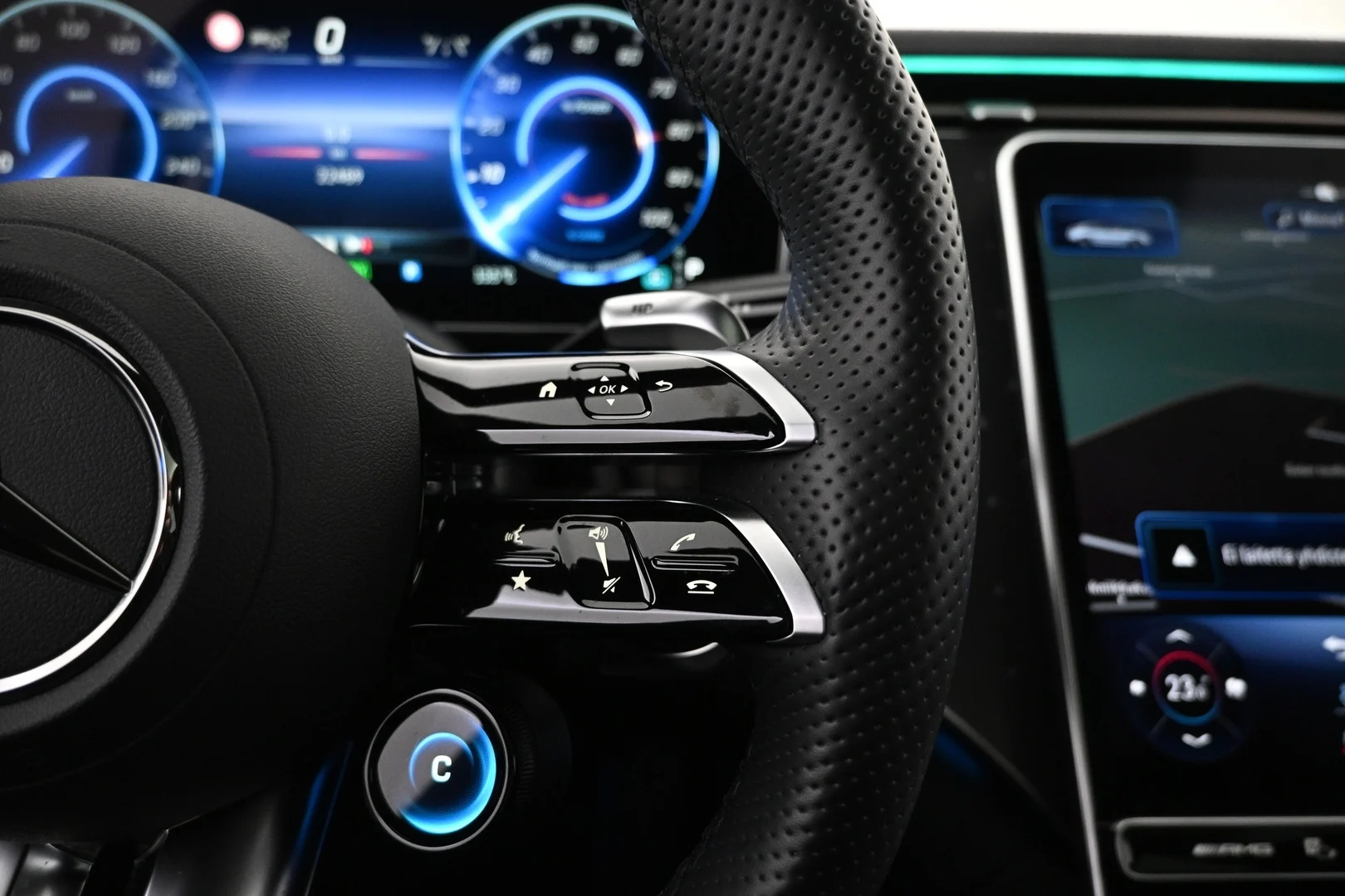 Car Image - YZsvKmSX3B2CfZTeS5uFX