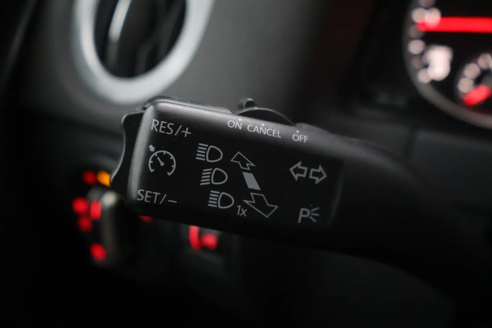 Car Image - 6Dc3yXpnKiczRelKrzDsdI