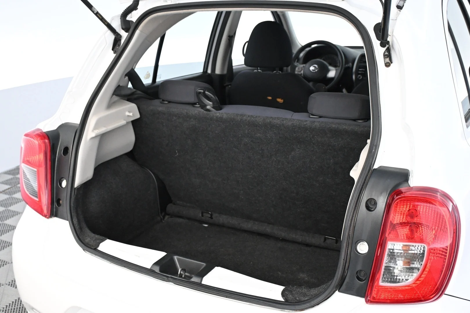 Car Image - KZ0rYl6skHgpH7ZlzABH6