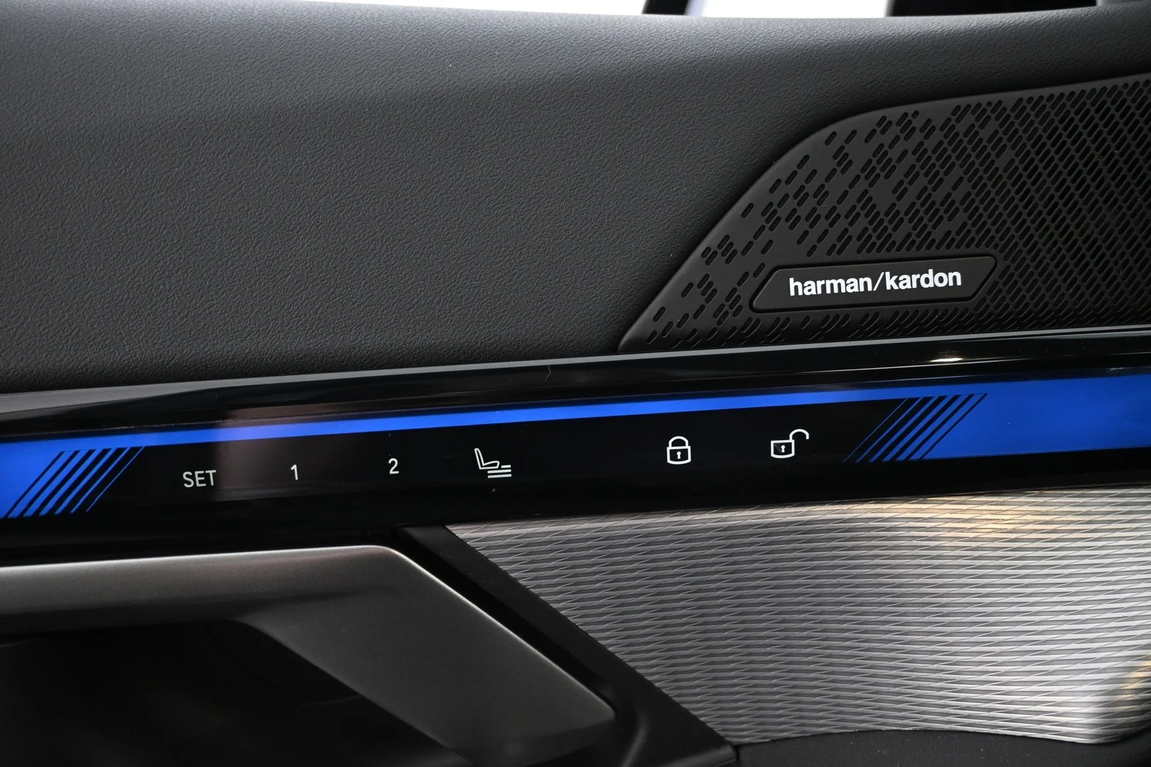 Car Image - 2PxhQCntCZW9XVt7067w3h