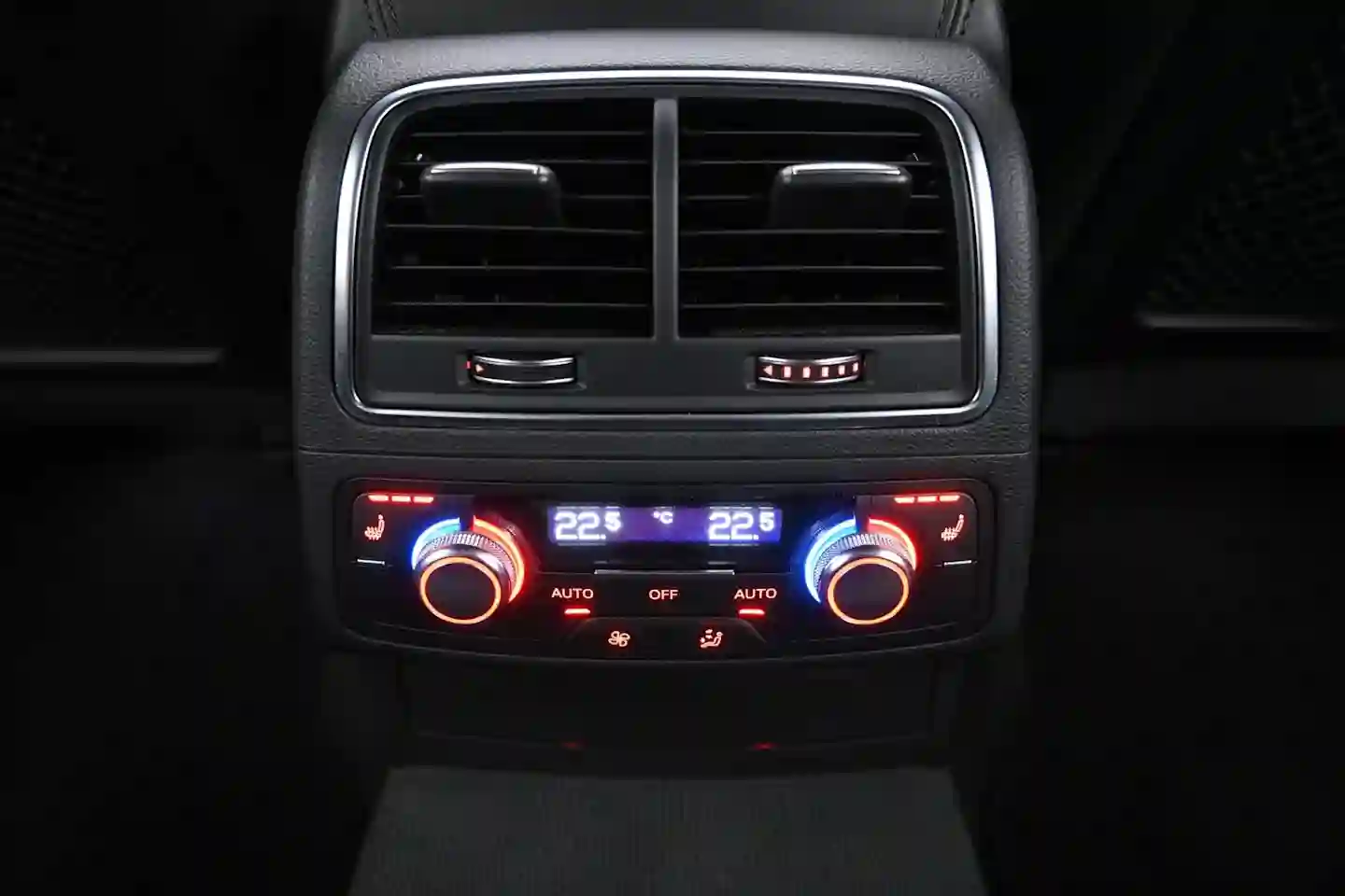 Car Image - 4vZA4TXxZTKUvXRzIKnhdy