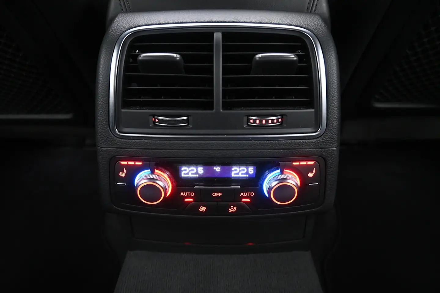 Car Image - 4vZA4TXxZTKUvXRzIKnhdy