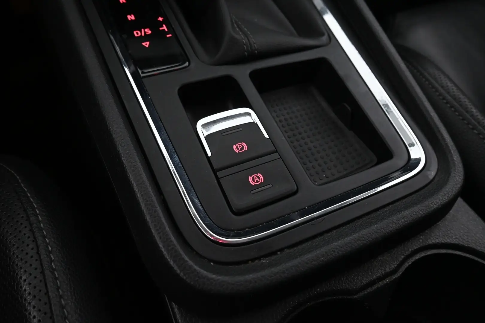 Car Image - 39ngd8bsj3lVx5vwpIq6Gv