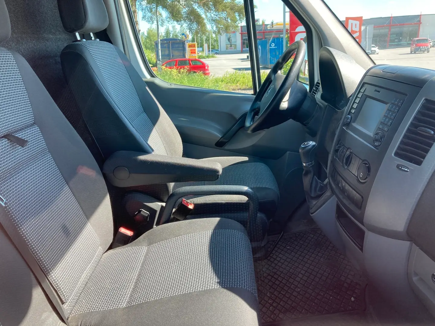 Car Image - 4qZnDMJWFbbfLAApwB1eMq
