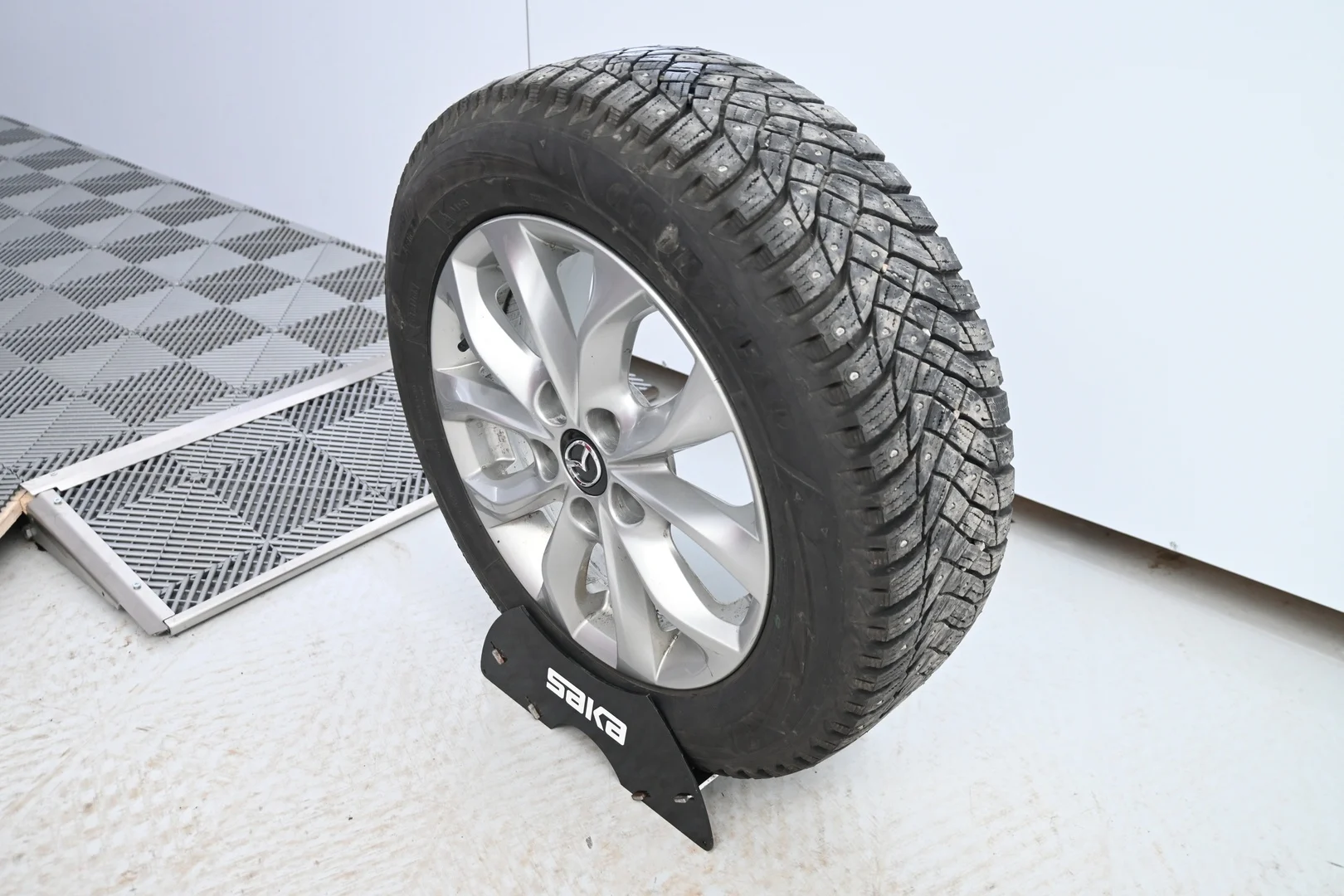 Car Image - 5XZ61VzRzzrrAW4xg8Z0GN