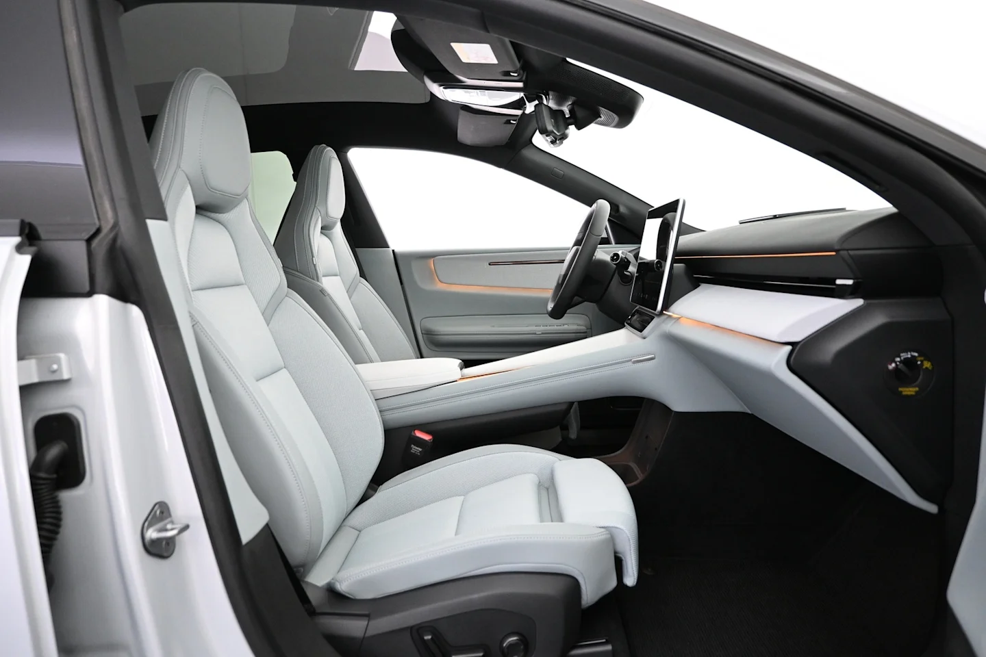 Car Image - 2BR3nPT0yz9r4JmvJ2IRnJ