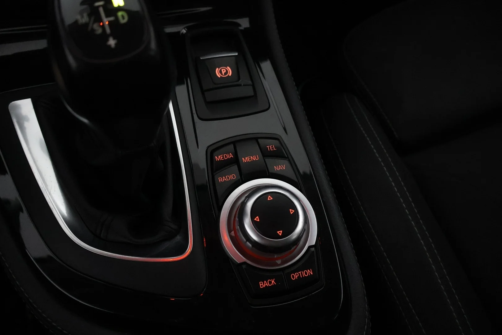 Car Image - 5U9jrrJv3mzmF4vkOO1ZXp