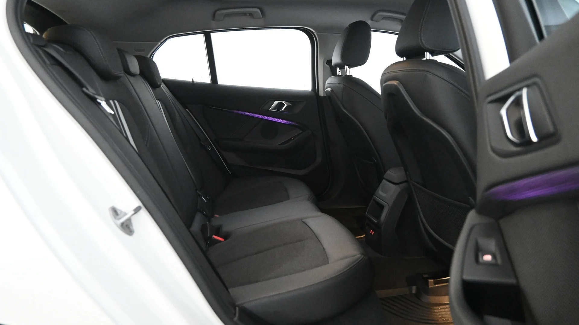 Car Image - 6wRv4wSV5bAEFENpcm5CUv