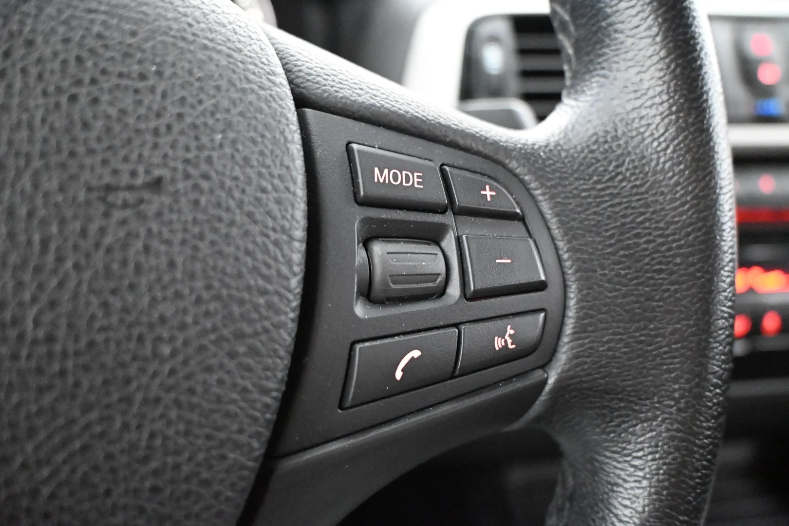 Car Image - 2LK41sgXLMw2DPKSnxMww3