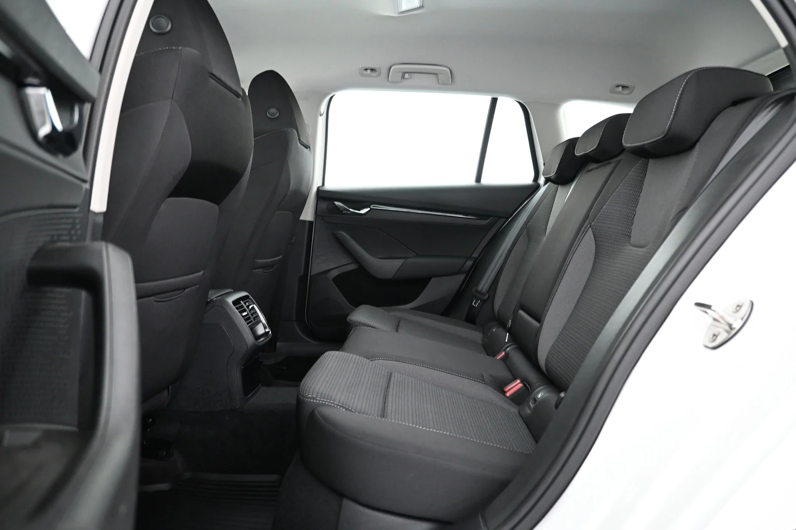 Car Image - 27QLpVgTLNc9ZaSGmzg4g4