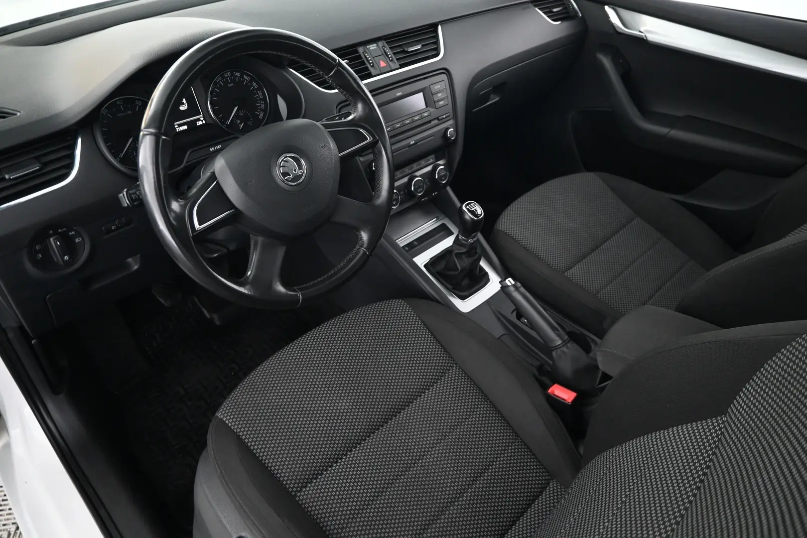 Car Image - 3Fx8TSywdG1GgV5XuIokcH