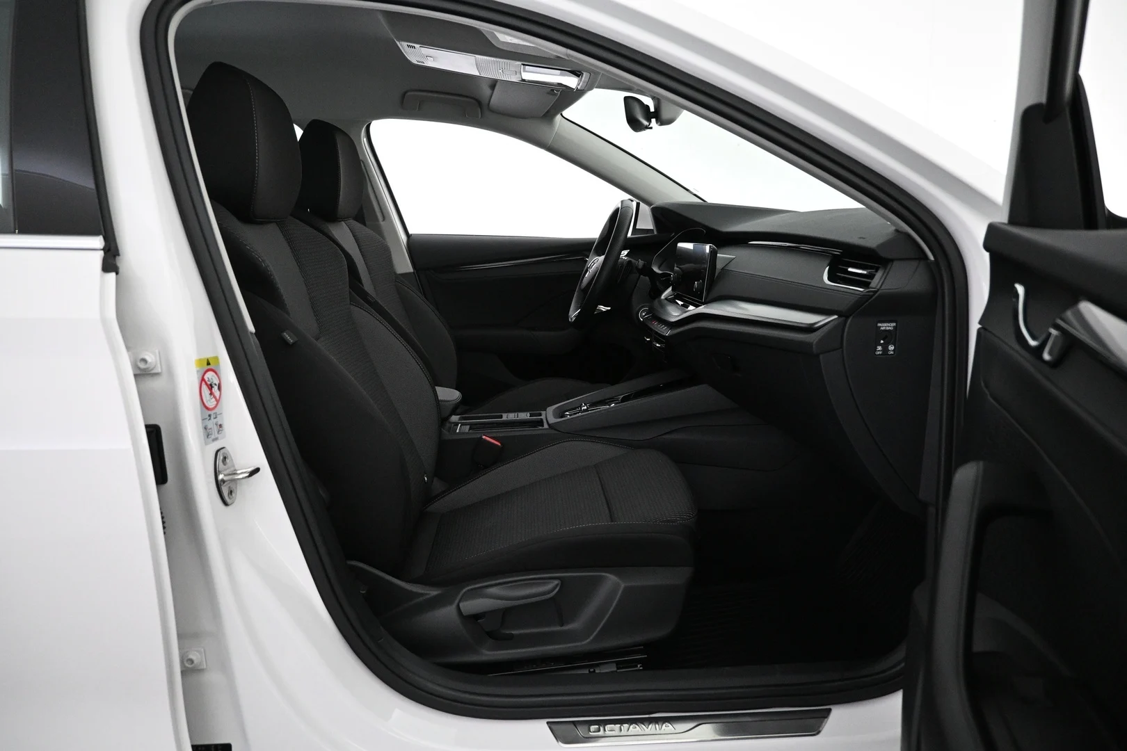 Car Image - ZvBF7LNEptzvqFN4ryolx