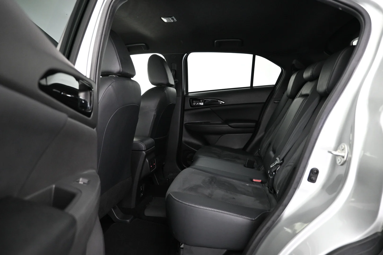 Car Image - 5OqB0bRCSC8rq9gW9CuKG2