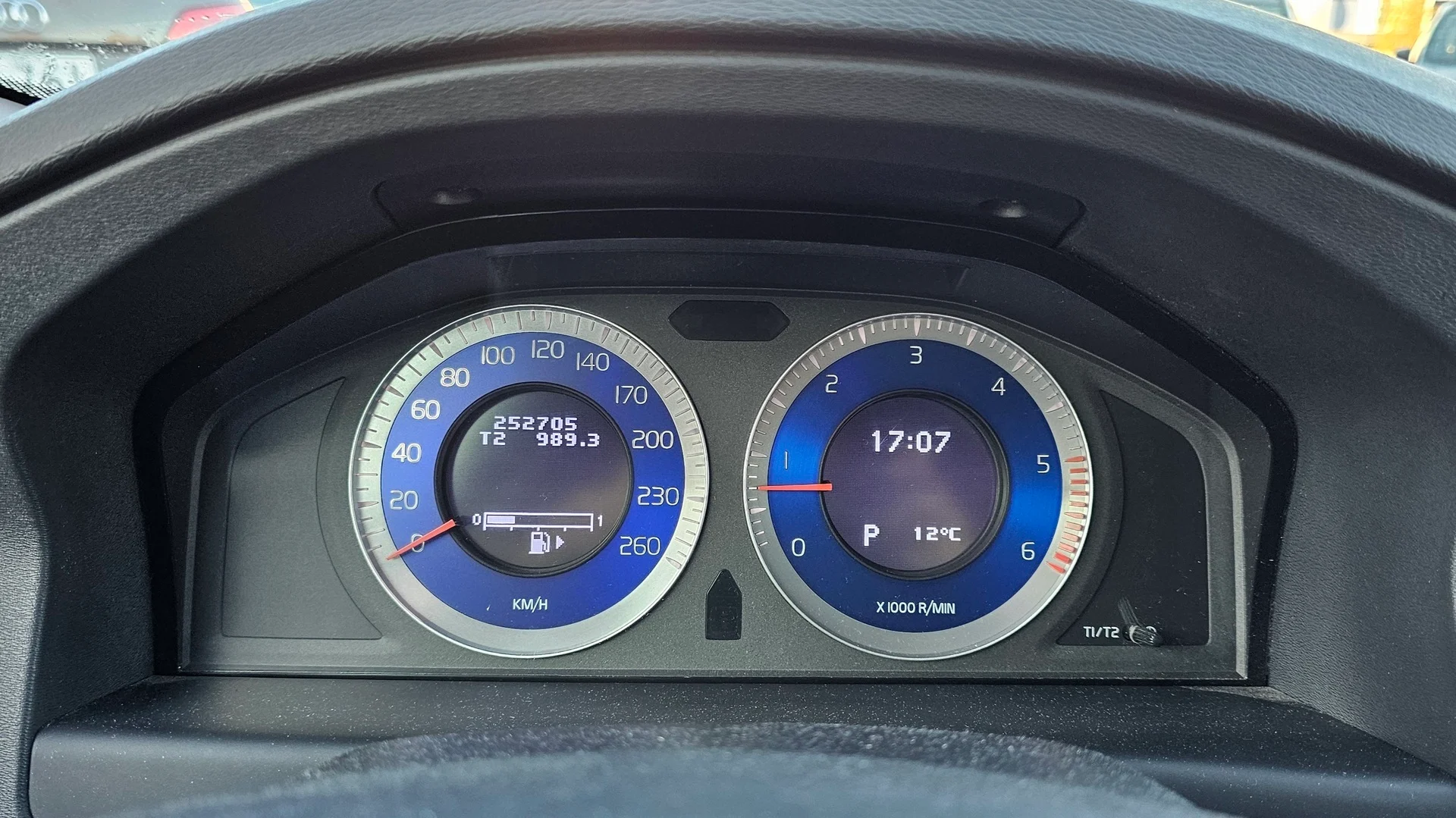 Car Image - Lnv1L5N1jWntU1ZrgqheR