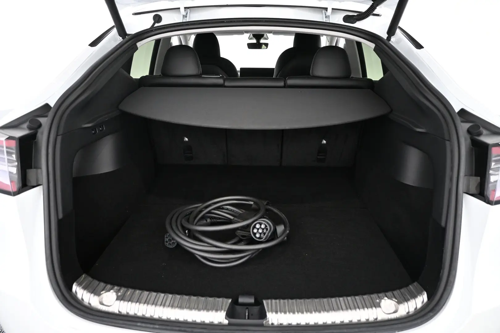 Car Image - 6OXaka8mVGQyCFP616dBtJ