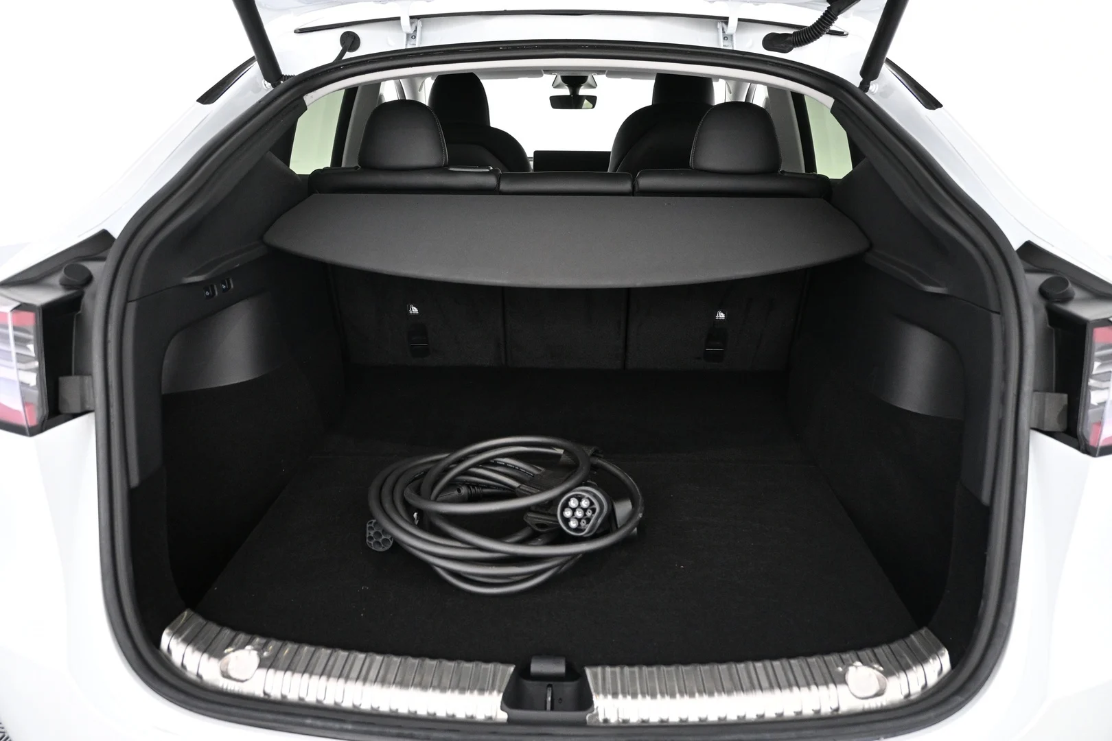 Car Image - 6OXaka8mVGQyCFP616dBtJ