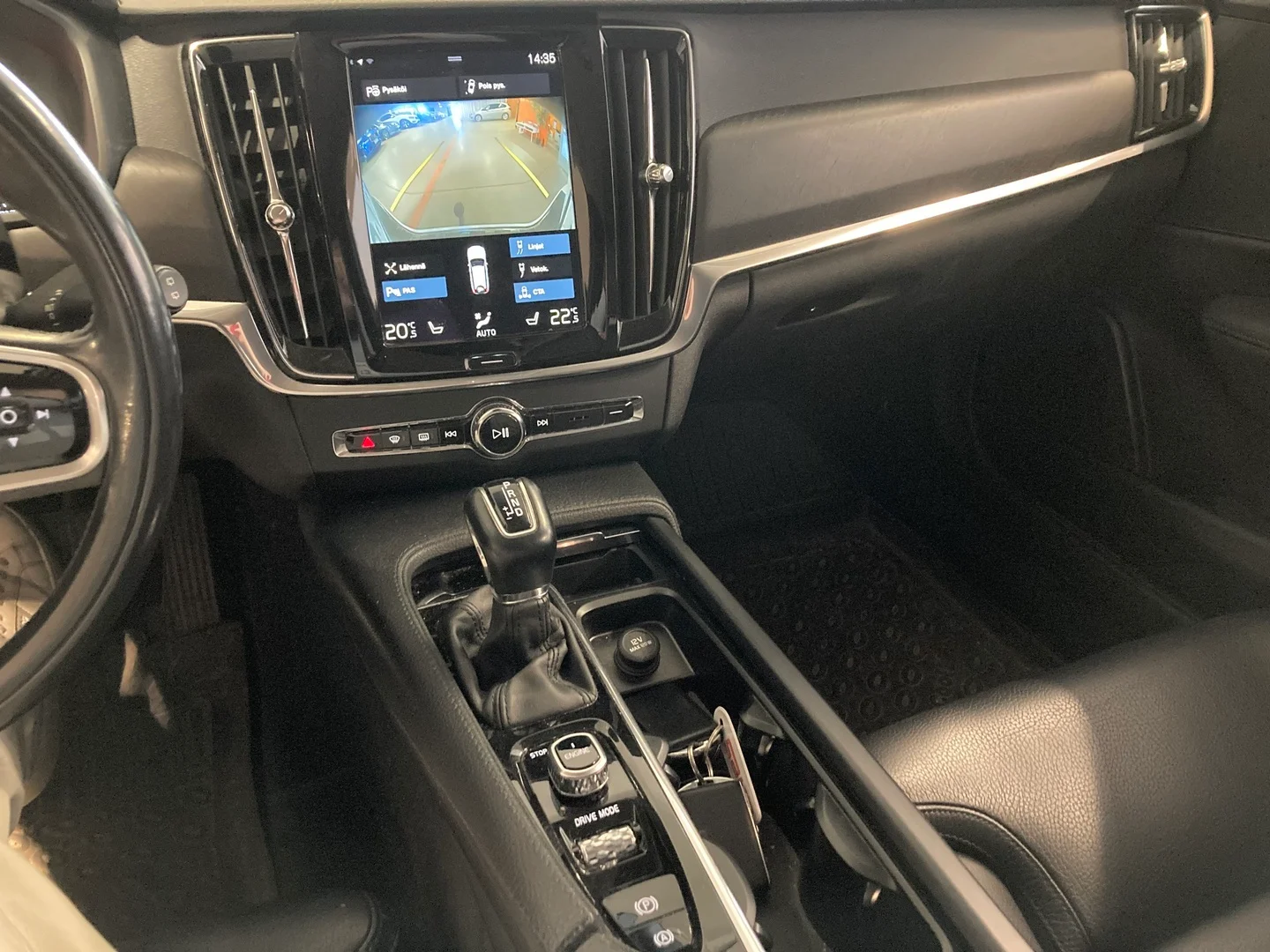 Car Image - 1oT2jRMND5VkTqW8YkzwXc
