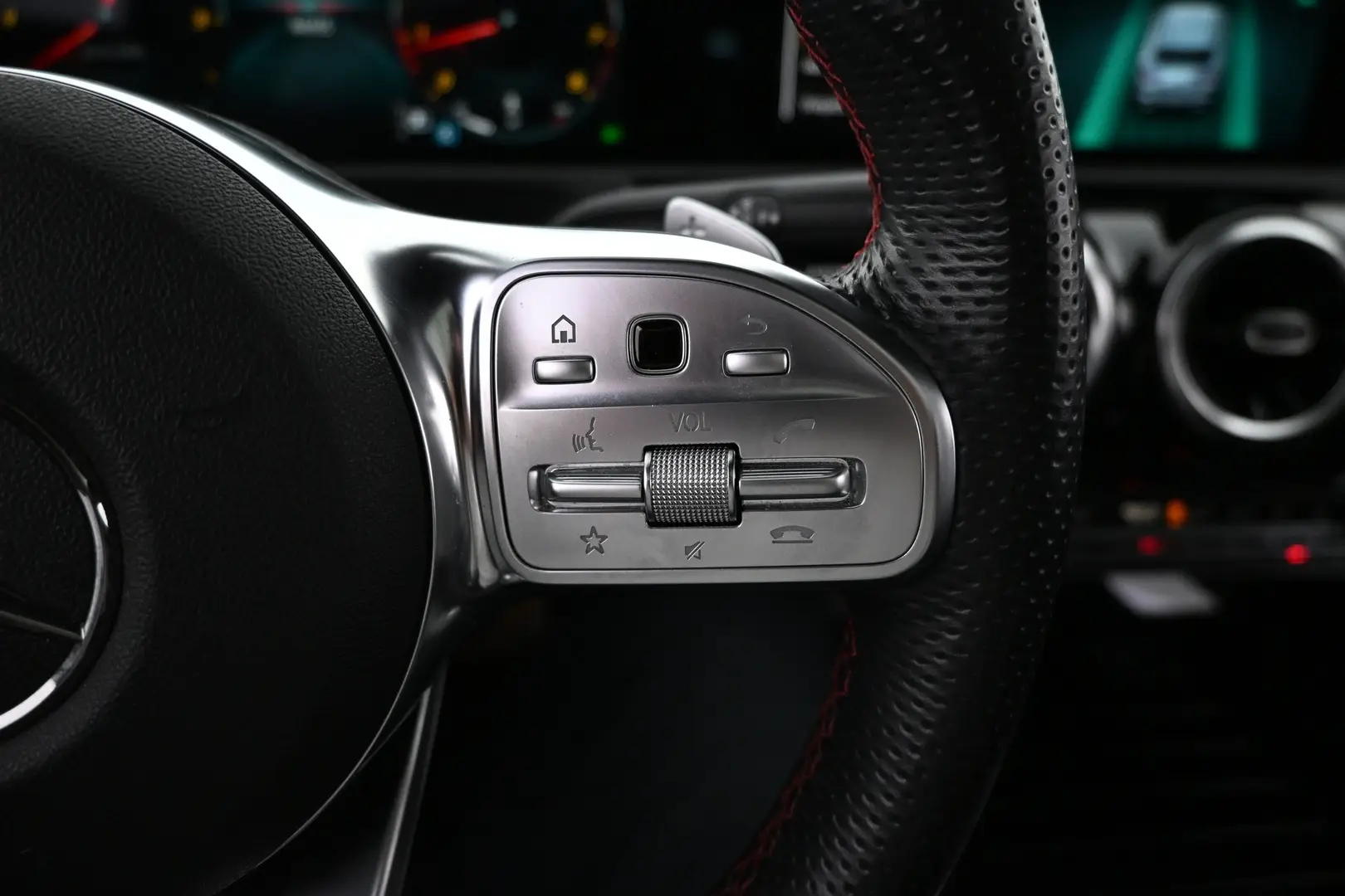 Car Image - 6dMofVd0vpCmlR1HIG9uIl